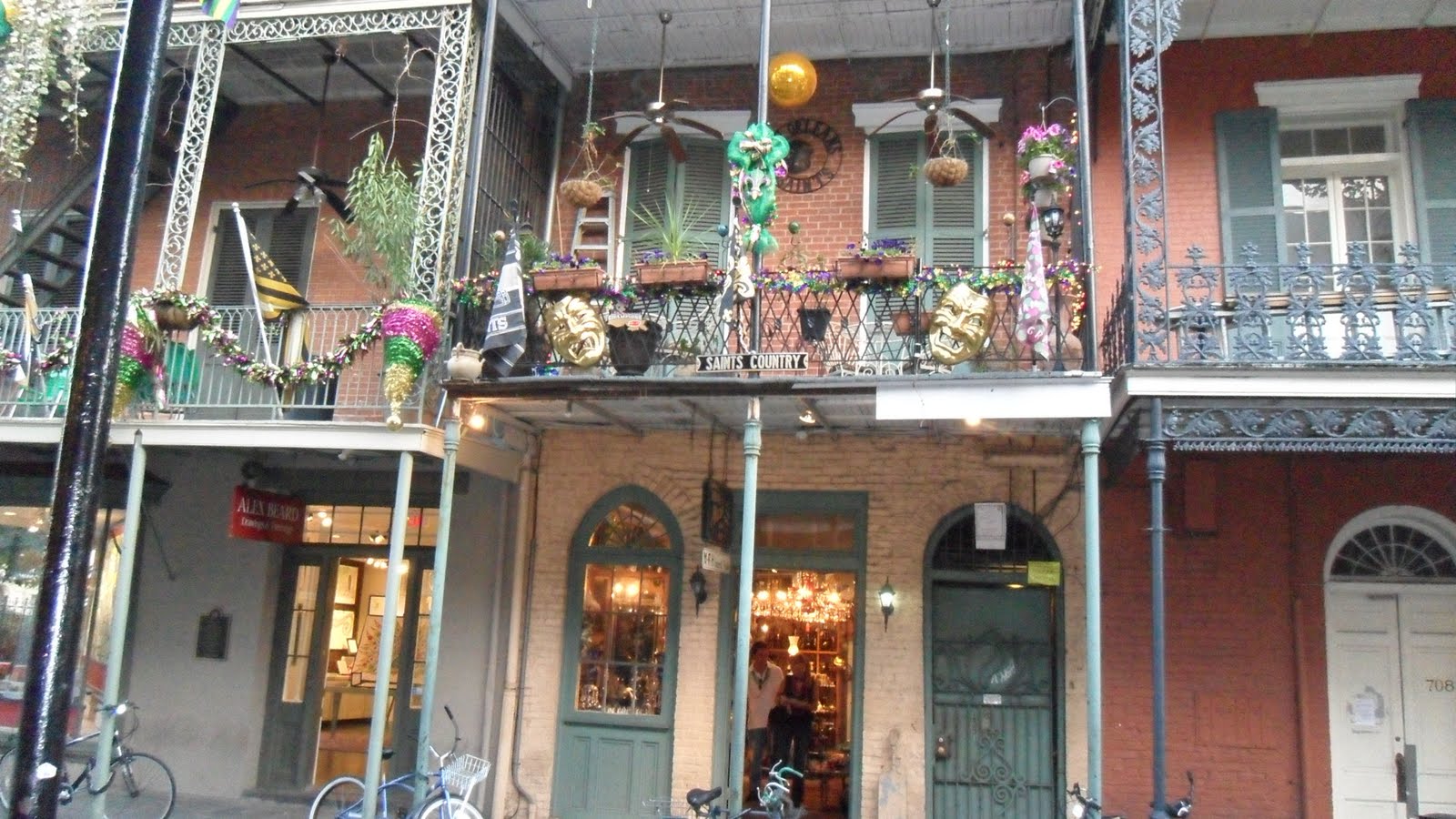 The Mardi Gras Girl : Ate An Alligator In New Orleans